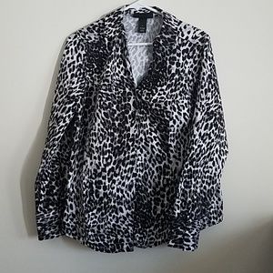 Snow Leopard cotton button-down v-neck sz 16